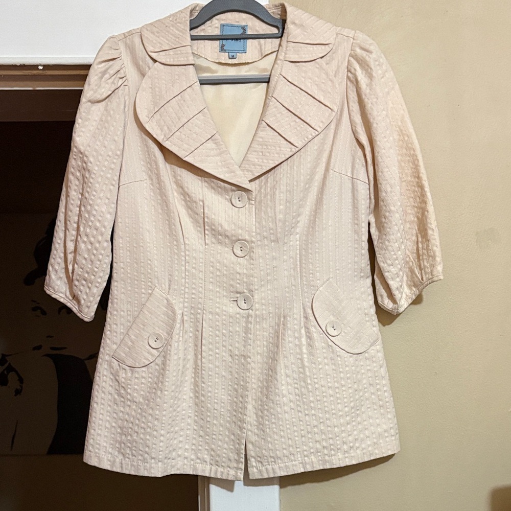 Chic Cream Textured Women's Jacket